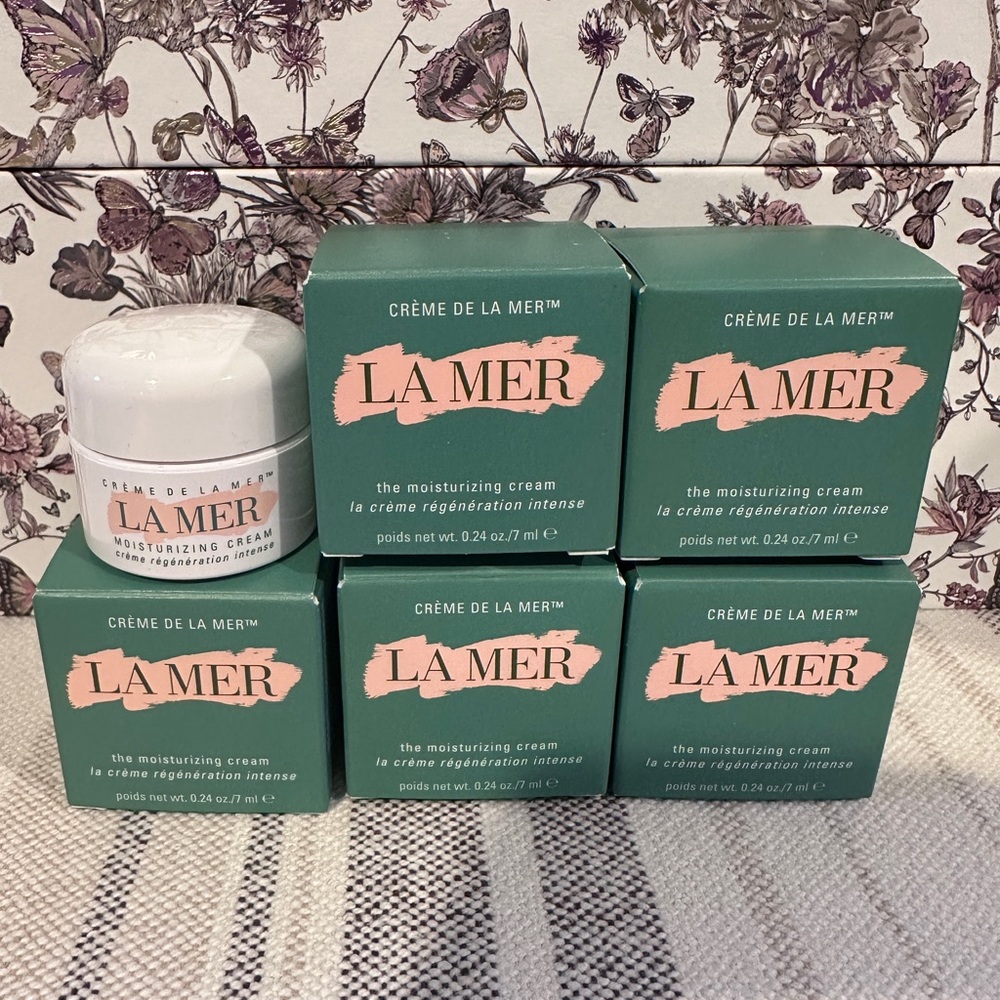 La Mer Skincare Collection with Teal and White Packaging
